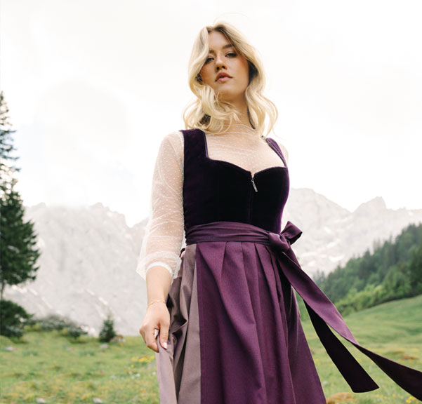 festliches-midi-dirndl-bordeaux