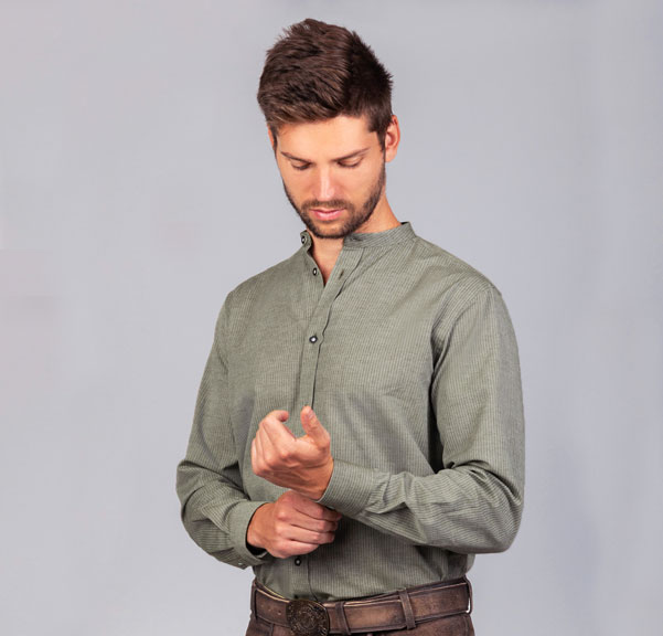 elegantes-trachtenhemd-herren-gruen