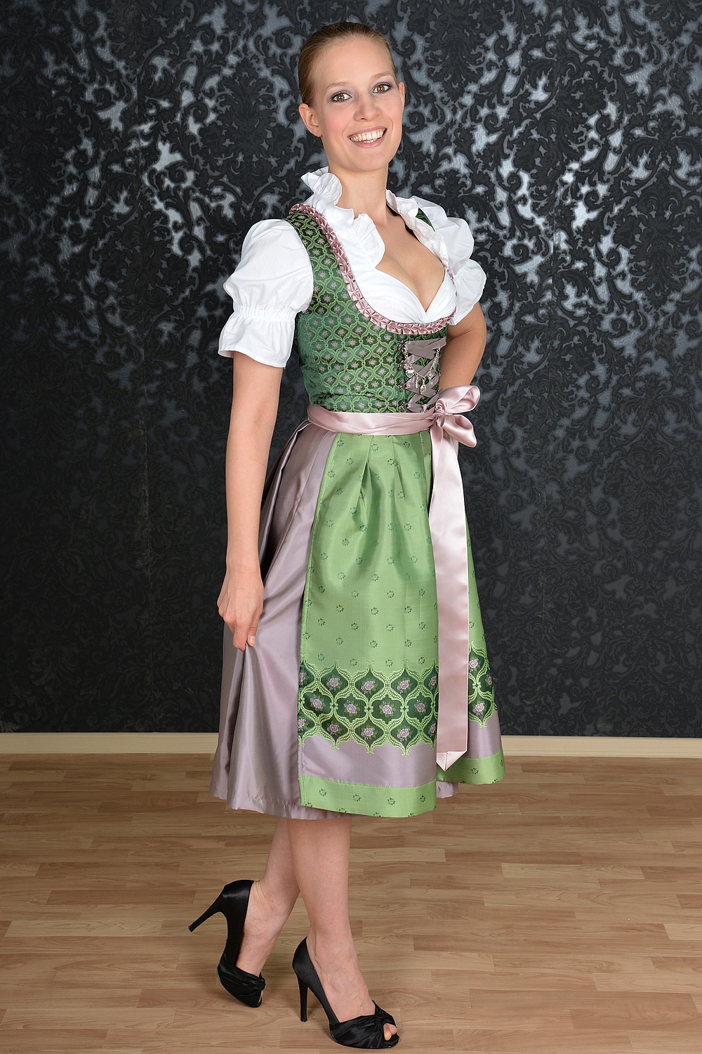 Made in Germany Dirndl frühlingsgrün rosé