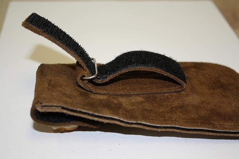 Praktische Leder Handytasche mittelbraun