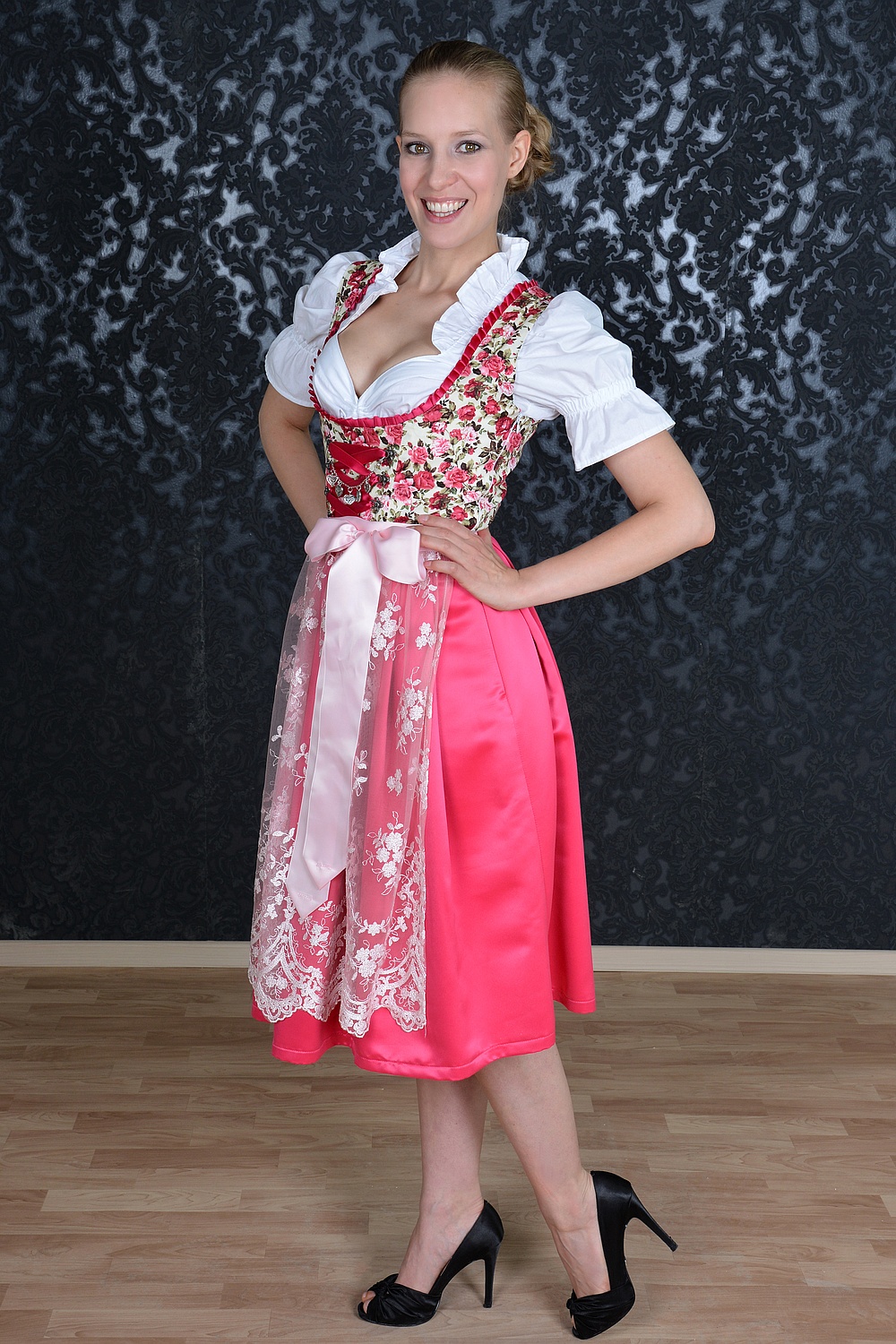 Made in Germany Dirndl pink Rosen