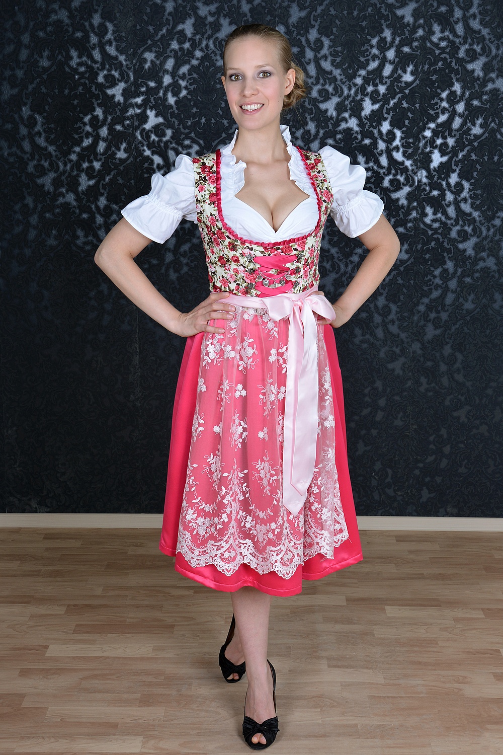 Made in Germany Dirndl pink Rosen