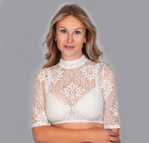 dirndlbluse-weiss-spitze-langarm