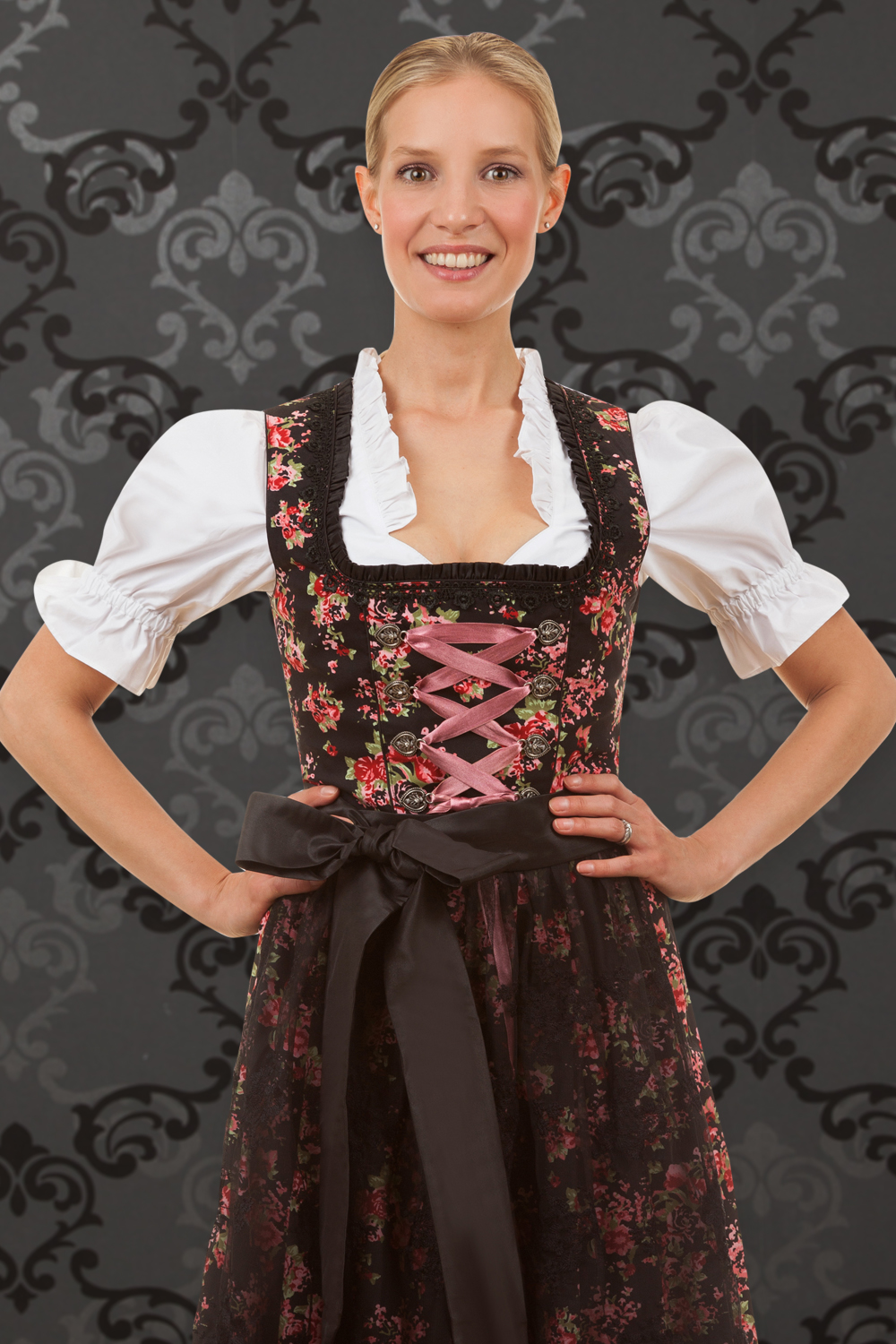 Midi Dirndl Estefania Blumen schwarz