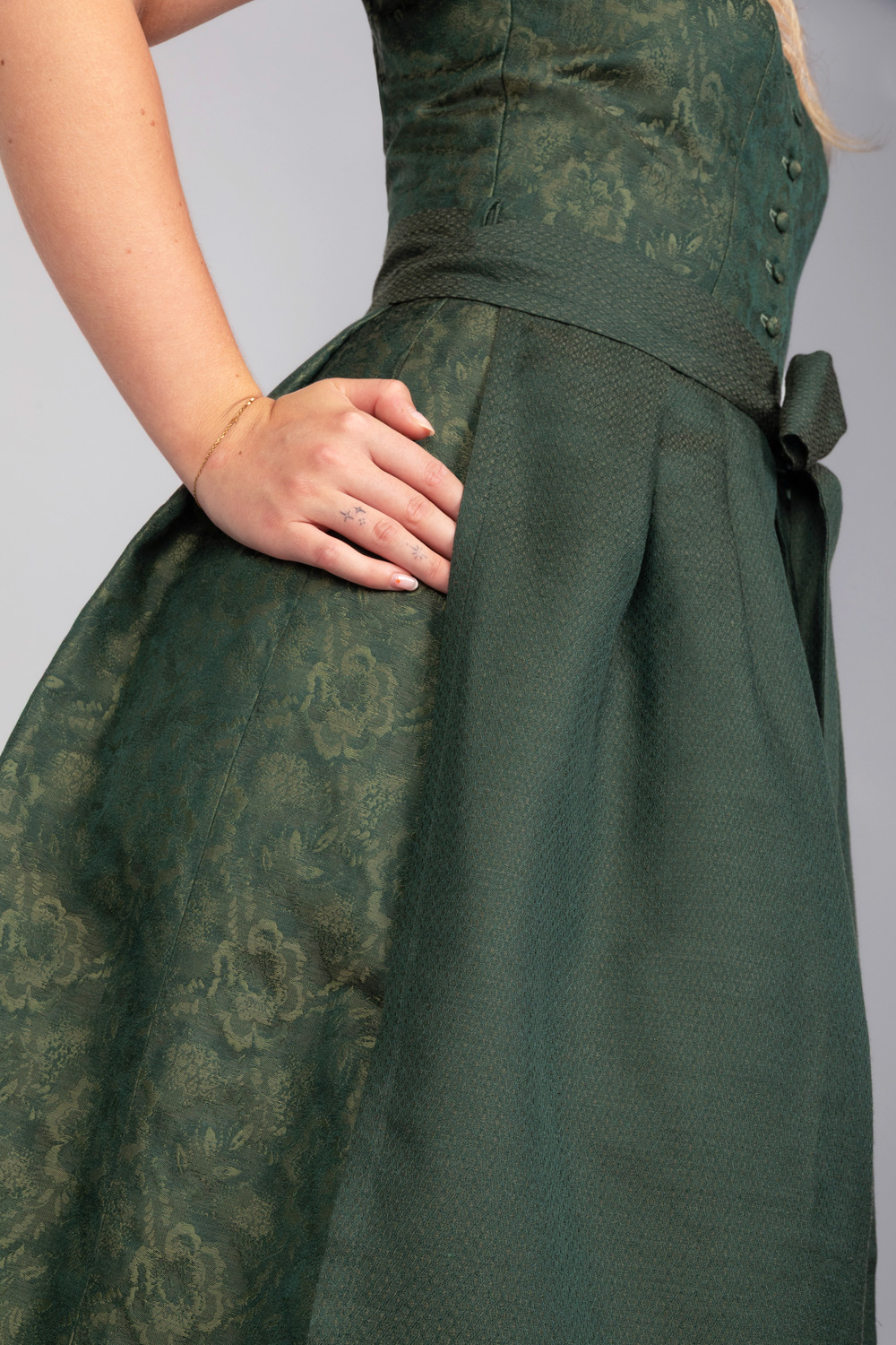 Made in Germany Dirndl Paulina mit Puffärmeln