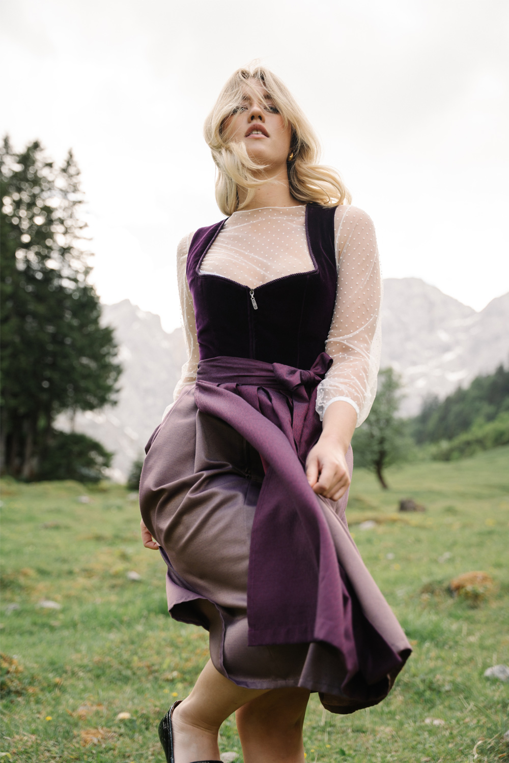 Samtdirndl Berge
