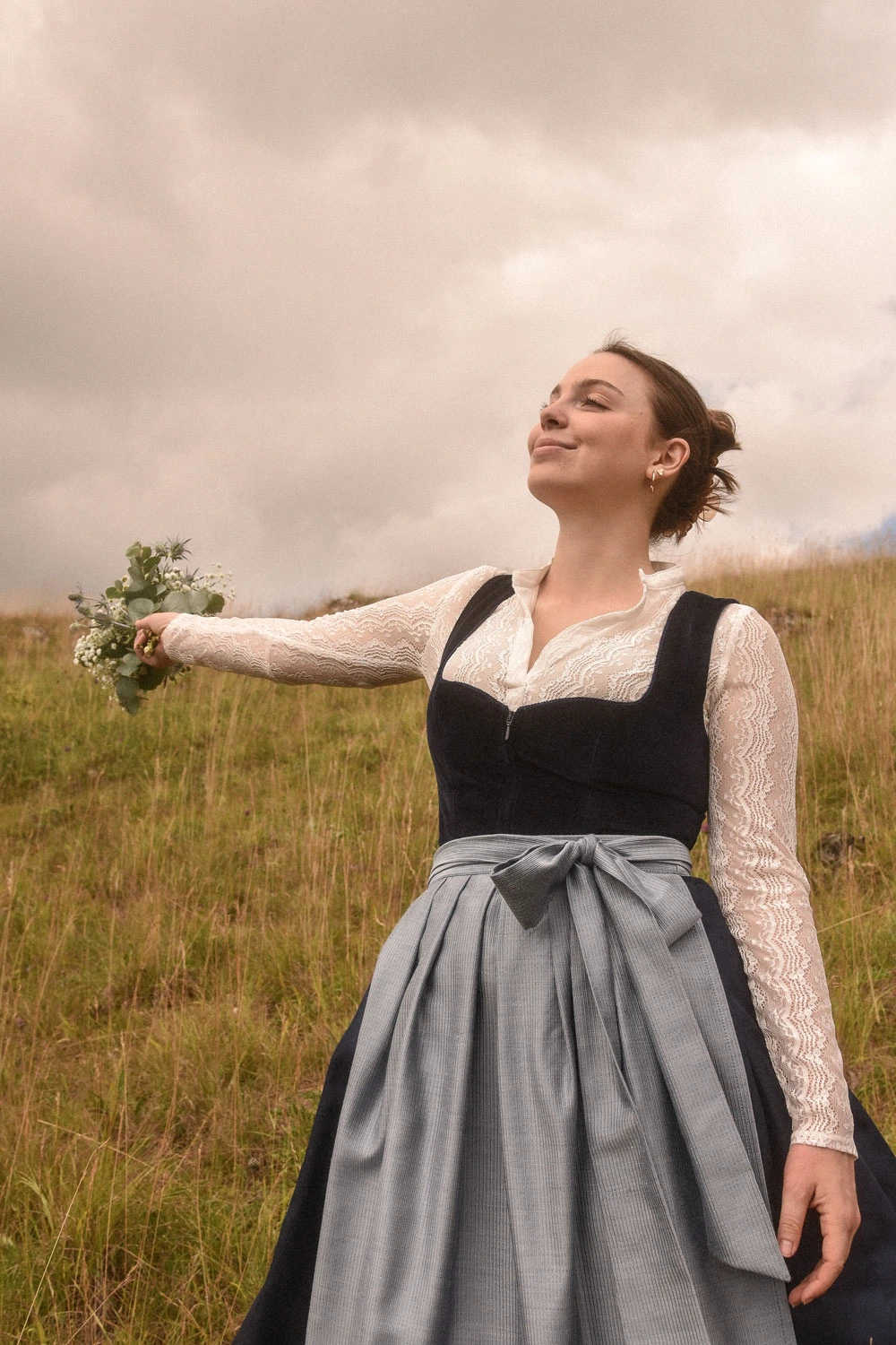 Midi Dirndl Luna Samt Blau