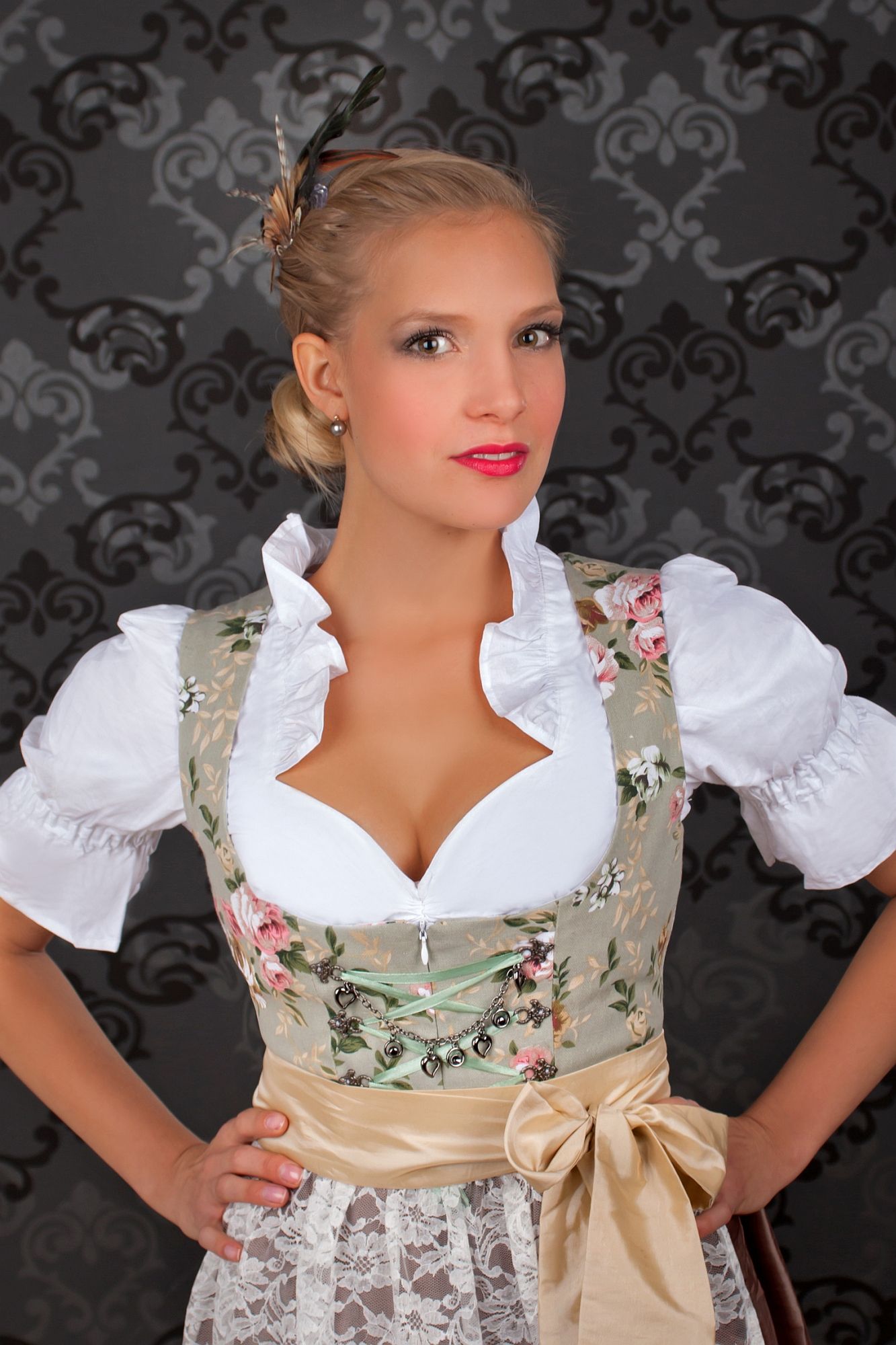 Midi Dirndl Blumen exclusive