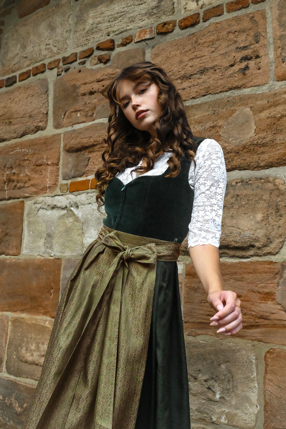 Made in Germany Dirndl Livia Samt Grün
